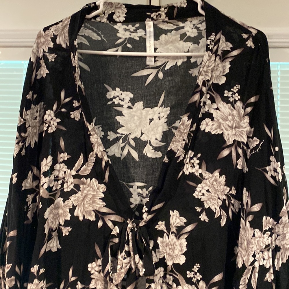 Spiritual Gangster black and white floral kimono OS